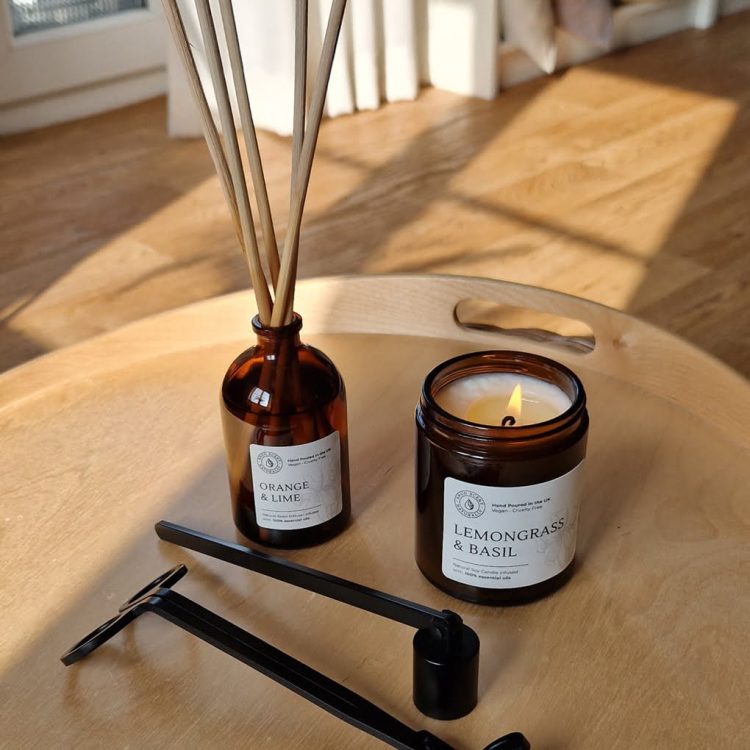 Snug Scent Natural Candle and Reed Diffuser