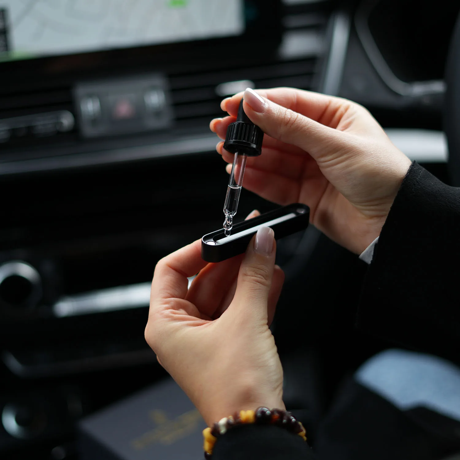 Jasmine & Sandalwood Natural Car Air Freshener - Embracing - Image 4